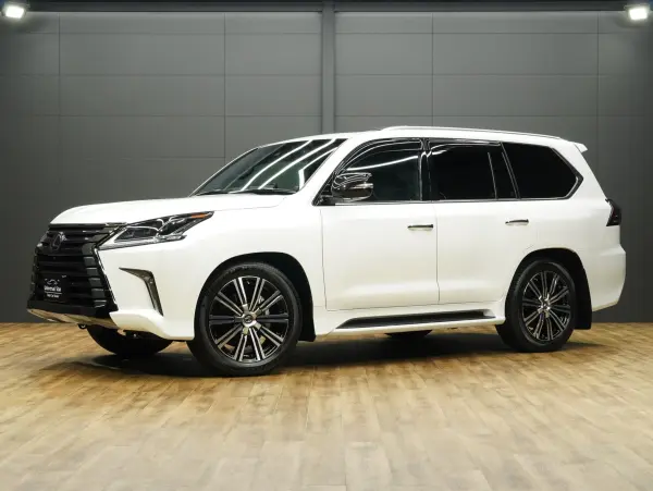Lexus LX570 Black Sequence 4WD — photo 9