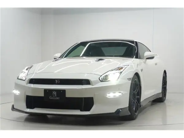 Nissan GT-R 3.8 Track Edition engineered by nismo T-spec 4WD One Owner Carbon Roof Carbon Ceramic Brakes BOSE Sound System RECARO Seats RAYS Forged Aluminum Wheels Privacy Glass GT-R Floor Mats T-spec Engine Cover (Pearl)