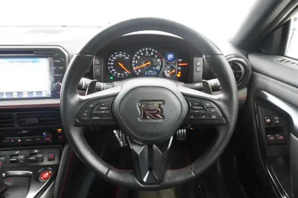 Nissan GT-R 3.8 Track Edition engineered by nismo T-spec 4WD One Owner Carbon Roof Carbon Ceramic Brakes BOSE Sound System RECARO Seats RAYS Forged Aluminum Wheels Privacy Glass GT-R Floor Mats T-spec Engine Cover (Pearl) — photo 7