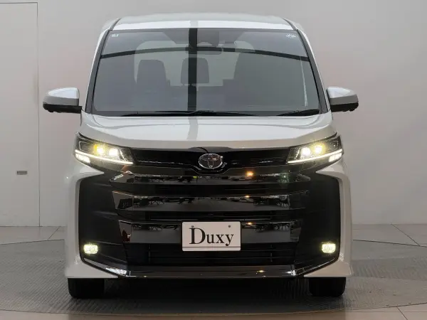 2025 Toyota Noah — photo 2