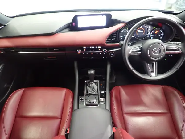2019 Mazda 3 Fastback — photo 8 | Tuminion Kenya