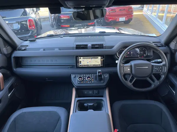 2022 Landrover Defender — photo 2