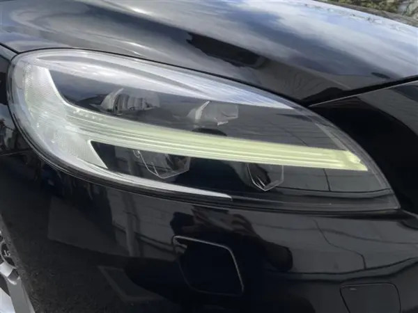Volvo V40 T3 Tack Edition Genuine Navigation ETC LED Headlights (Black) — photo 8
