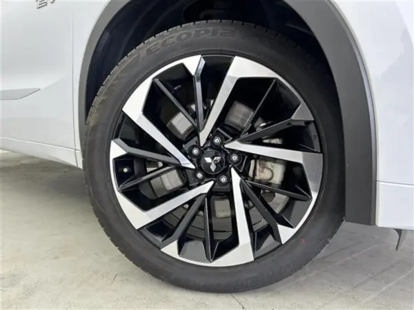 Mitsubishi Outlander PHEV 2.4 P 4WD — photo 9