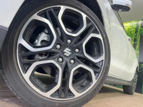 Suzuki Swift Sport 1.4 — photo 9
