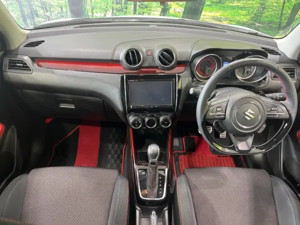 2024 Suzuki Swift — photo 2