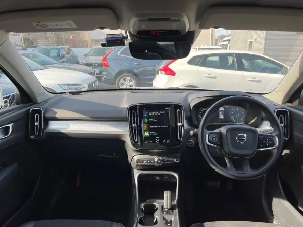 2019 Volvo Xc40 — photo 2