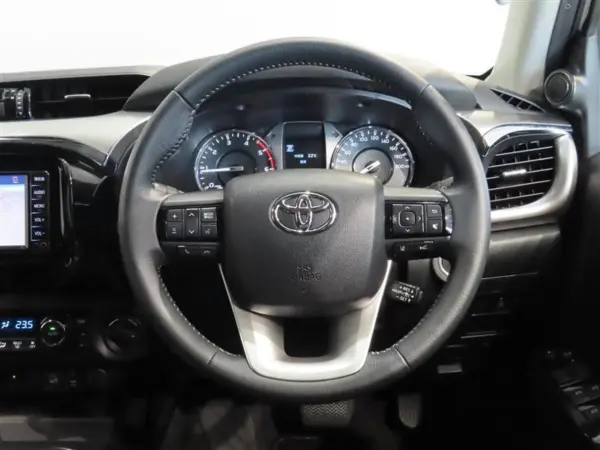 Toyota Hilux 2.4 Z Diesel Turbo 4WD — photo 8