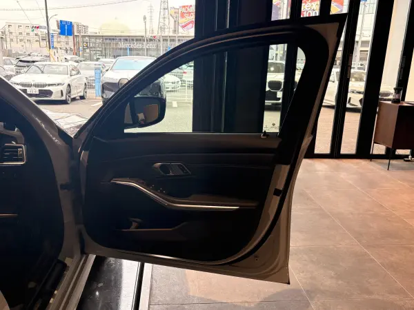 2021 Bmw 3 Series — photo 7 | Tuminion Kenya