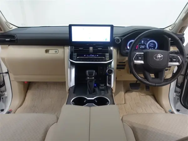 Toyota Land Cruiser 300 3.5 ZX 4WD (White Pearl) — photo 7