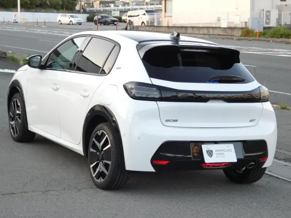 2025 Peugeot 208 — photo 2