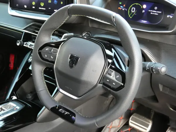Peugeot 208 GT — photo 8