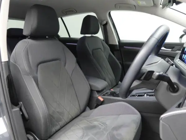 2021 Volkswagen Golf — photo 8 | Tuminion Kenya