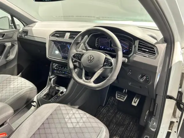 Volkswagen Tiguan TSI R-Line Certified Used Car Non-Smoking (White) — photo 9