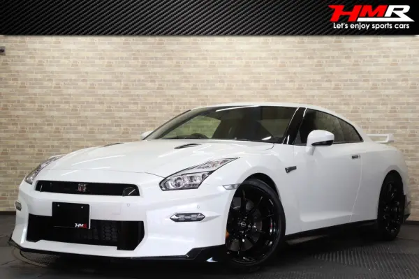 2023 Nissan Gt-r — photo 1