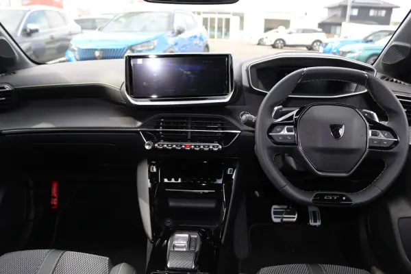 Peugeot 208 GT Hybrid — photo 7