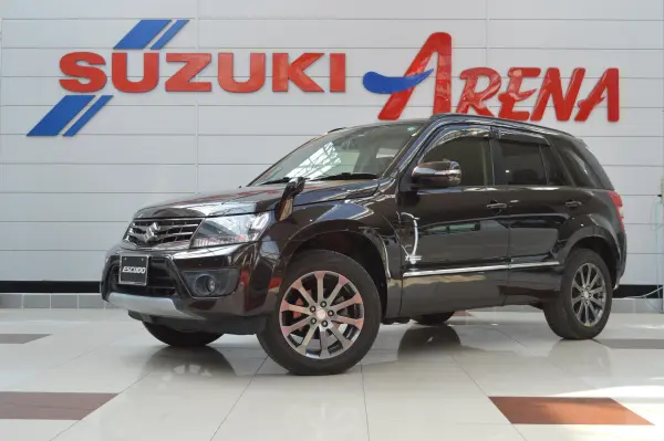 Suzuki Escudo 2.4 Cross Adventure 4WD One Owner Special Edition 4WD Stability Control Sunroof Aftermarket Display Audio Backup Camera ETC Half Leather Seat Heater HID Light Cruise Control (Bison Brown Pearl Metallic 2)