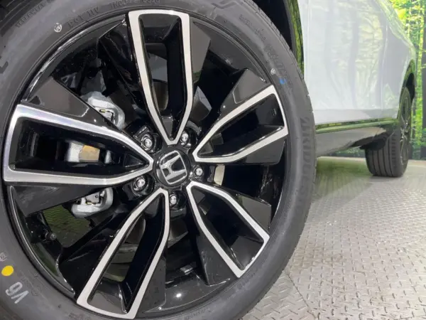 Honda Vezel 1.5 e:HEV Z Registered Unused Car 9-inch Manufacturer Navigation (Premium Sunlight White Pearl) — photo 9