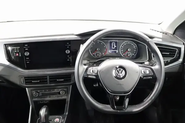 Volkswagen Polo TSI R-Line Discover Pro Cruise Control CarPlay Corner Sensor Collision Mitigation Brake (White) — photo 8
