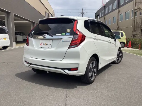 2019 Honda Fit — photo 8 | Tuminion Kenya