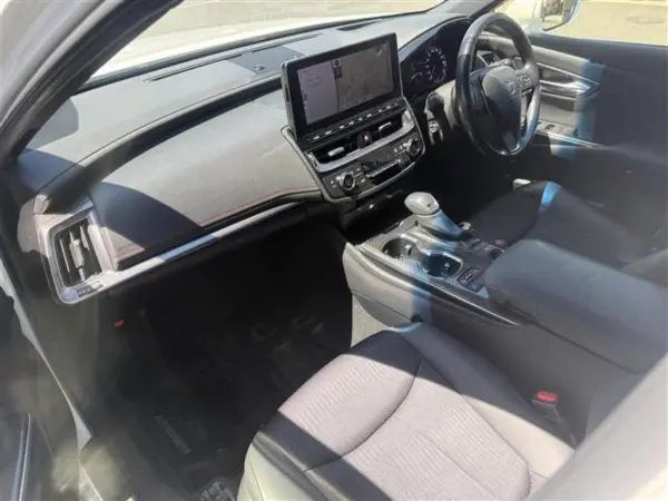 2021 Toyota Crown — photo 3
