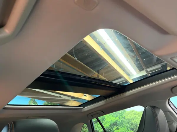 2025 Toyota  Rav4 — photo 3