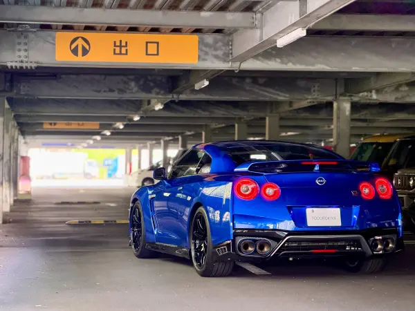 2022 Nissan Gt-r — photo 2