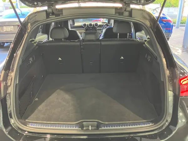 Mercedes-Benz GLC220 d 4Matic (ISG Model) AMG Line Package Diesel Turbo 4WD Full Options/AMG Leather Exclusive P/Panoramic Sliding Roof/Driver's PKG/Rear Axle Steering/Air Suspension/Head-Up Display/360° Camera/Ambient Light/Mercedes Me (Obsidian Black) — photo 7