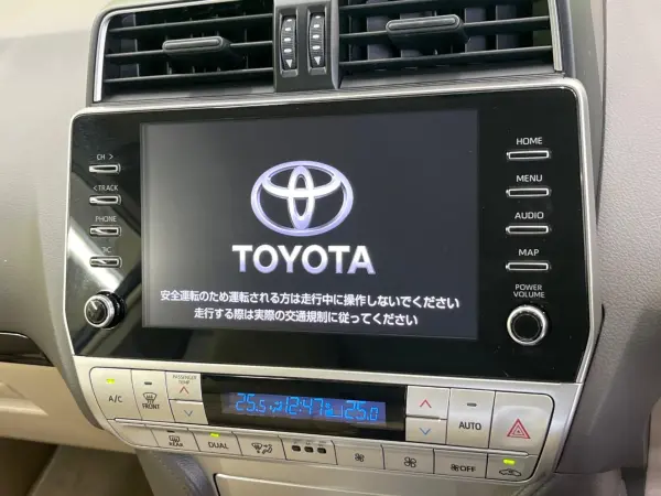 Toyota Land Cruiser Prado 2.7 TX 4WD Sunroof Genuine 9-inch Navigation Surround View Camera Apple CarPlay Safety Sense Radar Cruise LED Headlights Auto High Beam Auto Air Conditioning Genuine 17-inch Alloy Wheels Smart Key ETC (White Pearl Crystal Shine) — photo 7
