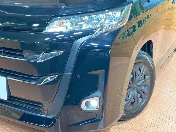 Toyota Noah 1.8 Hybrid X — photo 8