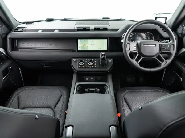 2023 Landrover Defender — photo 2