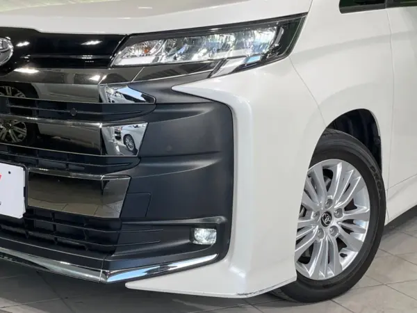 2023 Toyota Noah — photo 8 | Tuminion Kenya