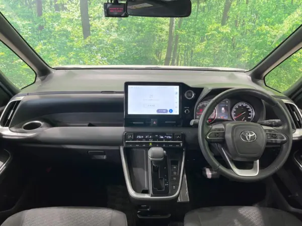 2023 Toyota Noah — photo 2 | Tuminion Kenya