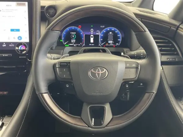 2026 Toyota Alphard — photo 3