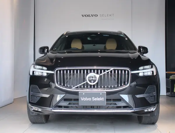 Volvo XC60 Ultimate B5 AWD 4WD (Onyx Black Metallic) — photo 8