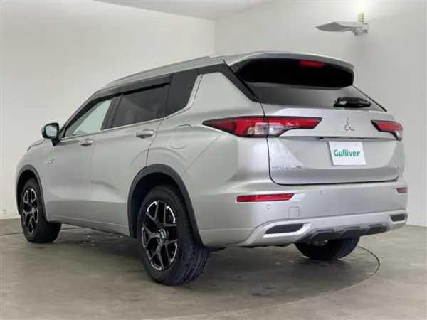 2022 Mitsubishi Outlander — photo 3 | Tuminion Kenya