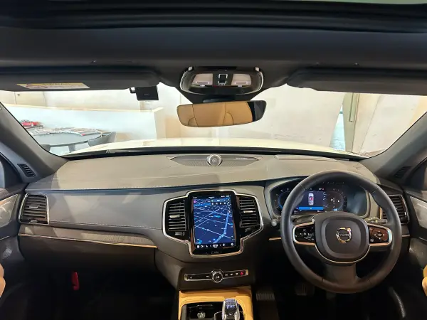 2023 Volvo Xc90 — photo 2