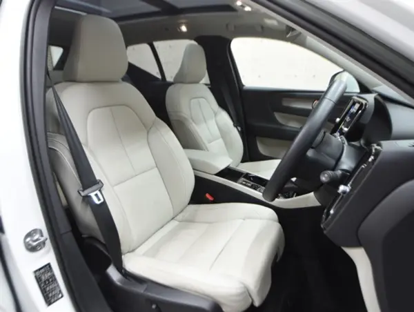 Volvo XC40 Recharge Plug-in Hybrid T5 Inscription — photo 7