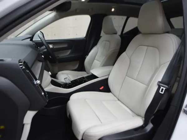 Volvo XC40 Recharge Plug-in Hybrid T5 Inscription — photo 8