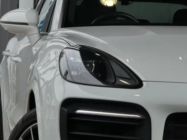 2020 Porsche Cayenne — photo 3