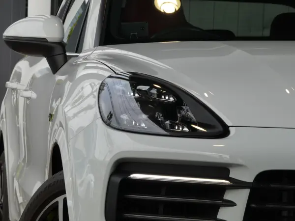 2022 Porsche Cayenne — photo 3