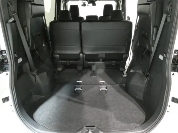 2023 Toyota Noah — photo 8 | Tuminion Kenya