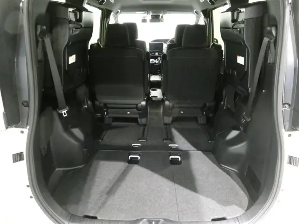 Toyota Noah 1.8 Hybrid G — photo 7