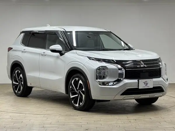 2022 Mitsubishi Outlander — photo 9 | Tuminion Kenya