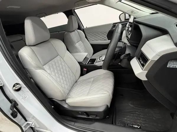 2022 Mitsubishi Outlander — photo 7 | Tuminion Kenya