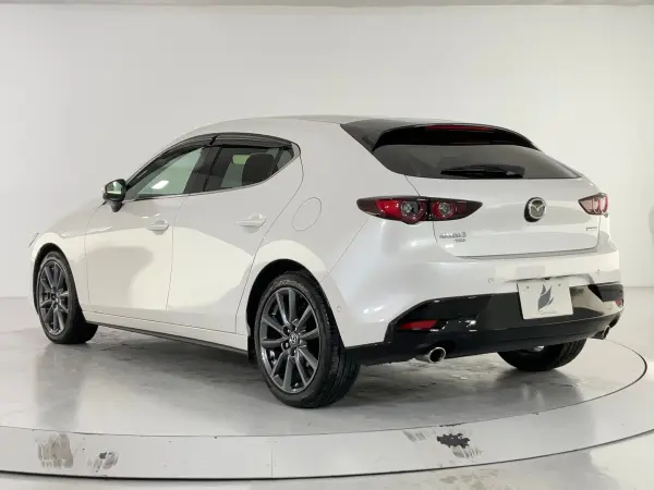 2019 Mazda 3 Fastback — photo 3