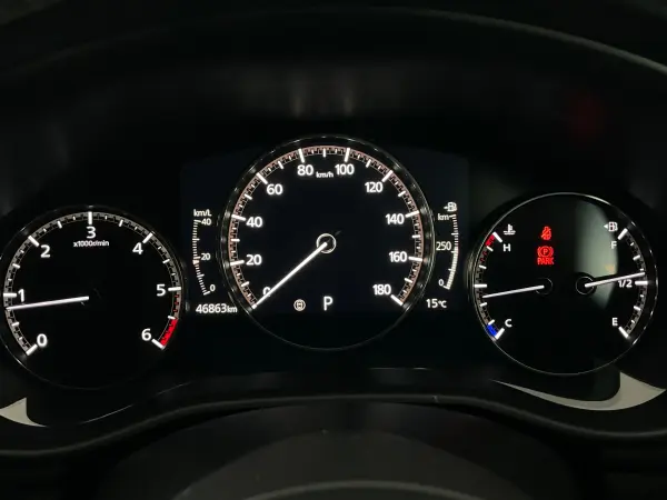 Mazda MAZDA3 Fastback 1.8 XD Burgundy Selection Diesel Turbo 4WD — photo 7