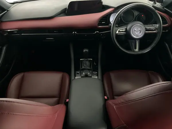Mazda MAZDA3 Fastback 1.8 XD Burgundy Selection Diesel Turbo 4WD — photo 8