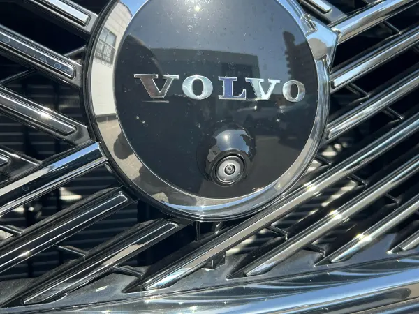 Volvo XC90 Ultra B5 AWD 4WD 2026 Model 3-Row Seats Blond Fine Nappa Leather Google Navigation Bowers & Wilkins Premium Sound Electronic Air Suspension Power Panoramic Sunroof Power Tailgate (Denim Blue Metallic) — photo 7