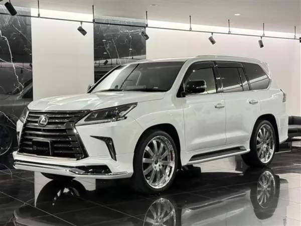 Lexus LX570 Black Sequence 4WD Special Edition Modellista Aero Modellista Muffler WORK 24AW Mark Levinson Rear Entertainment Cool Box Sunroof Roof Rails 360° Camera Heated/Ventilated Seats (White)